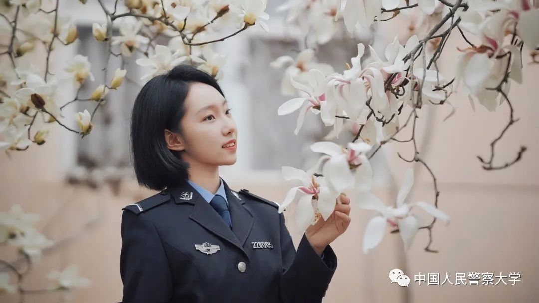 愿你们进入考场有所向披靡的自信,愿你们未来充满勇气和成功