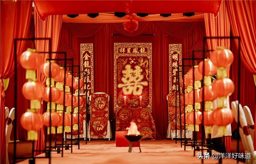 贵州大哥吃食物,大哥农村吃席视频