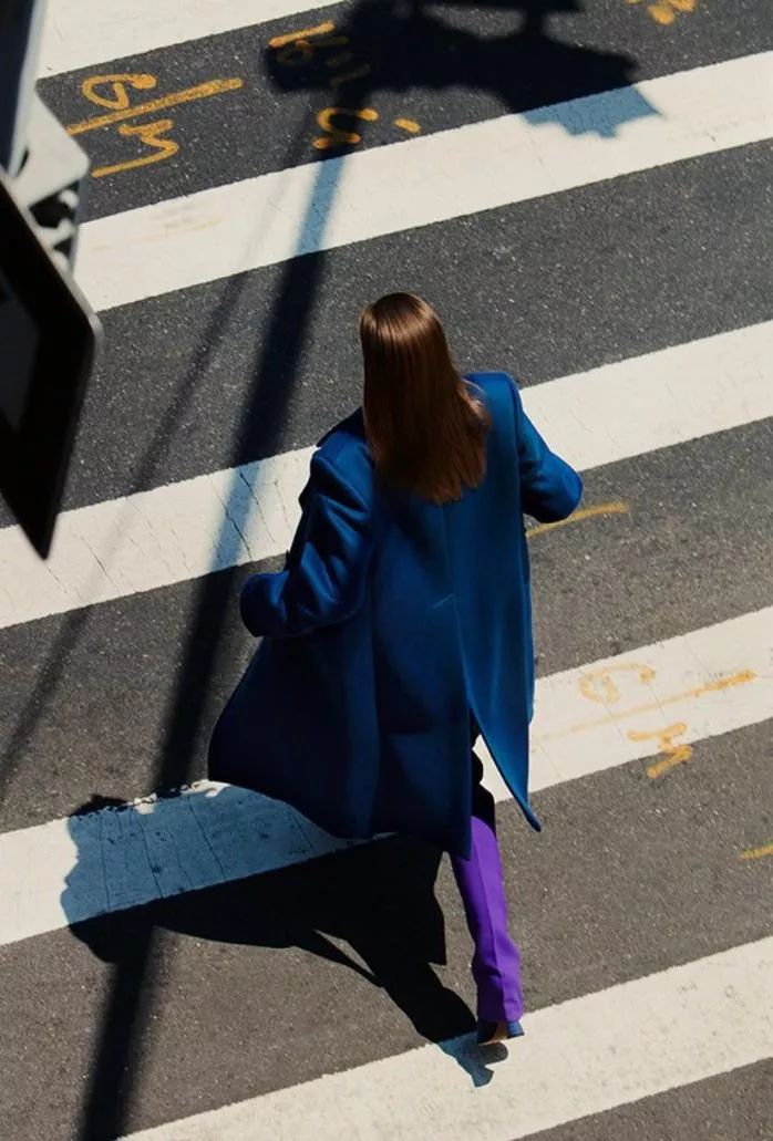 蓝色穿出秋冬高级感,蓝色穿出春天的高级感