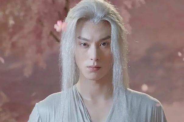 同一张脸差别可以有多大？一眼万年和丑爆屏幕全看造型师