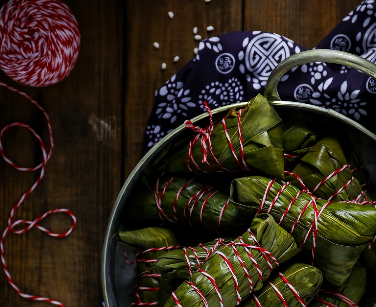 煮粽子是开水下锅还是冷水下锅,端午节煮粽子凉水下锅还是热水