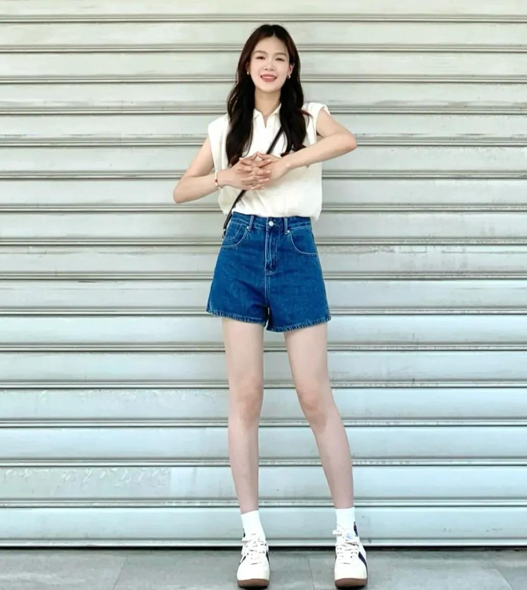 20组牛仔短裤穿搭示范：实穿又百搭好看又好学