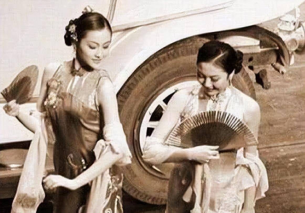 下要裹足上要束胸,平胸为美还是性压抑?揭秘为何兴起天乳运动?