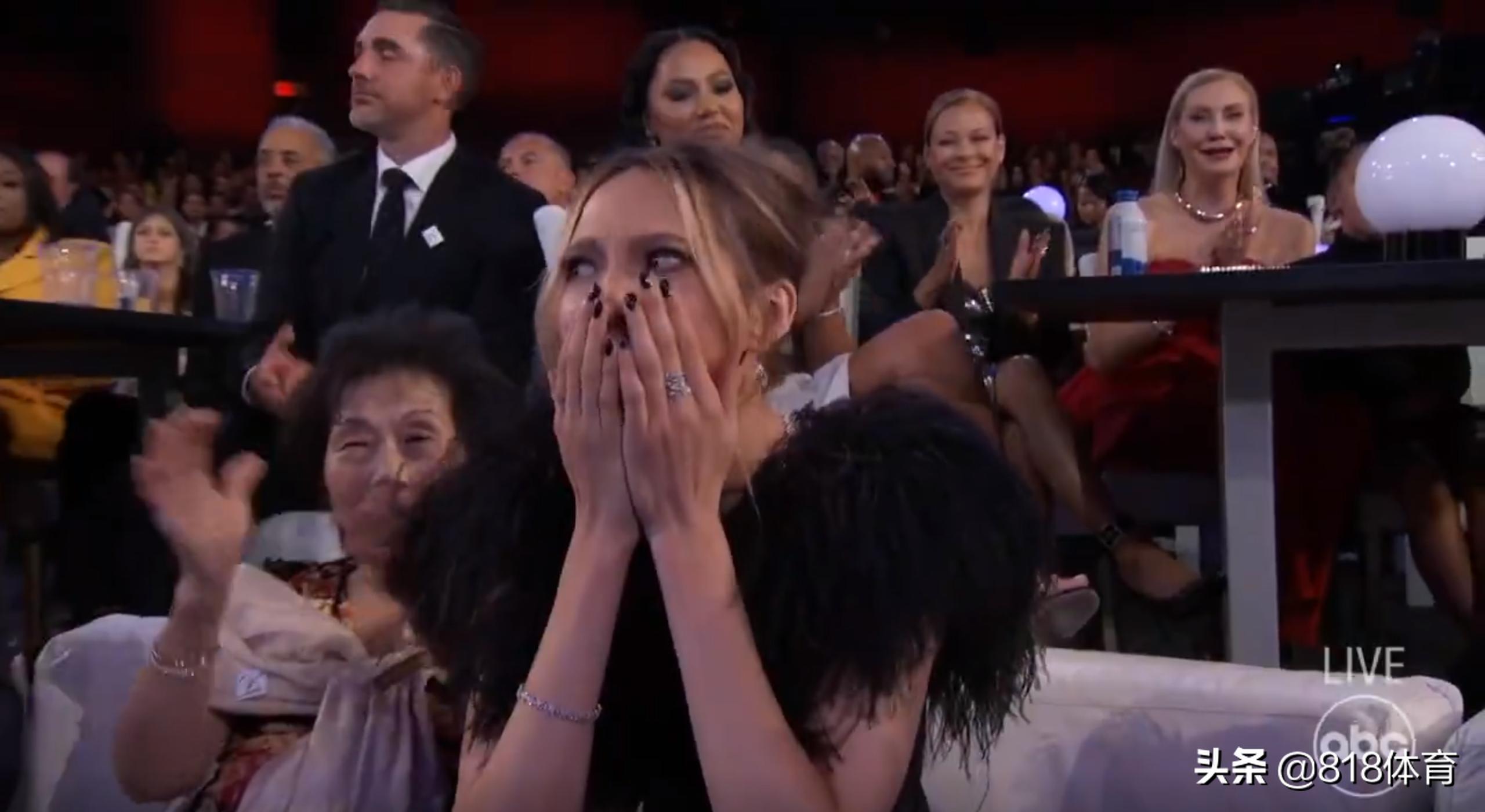 孝顺!谷爱凌美国体坛奥斯卡获奖,致谢86岁奶奶和母亲,秀一波中文