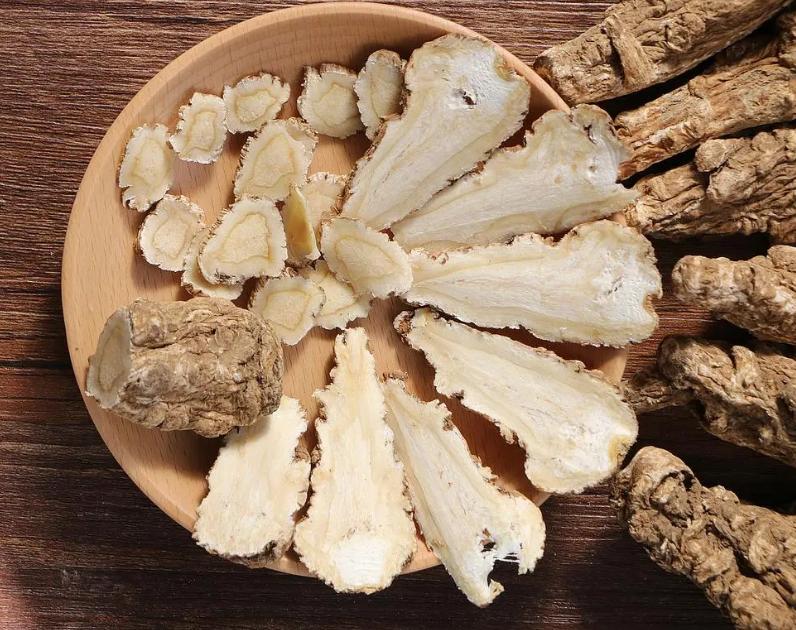 基于“肾虚、湿浊”理论，来探讨多系统萎缩的病机特点及治法