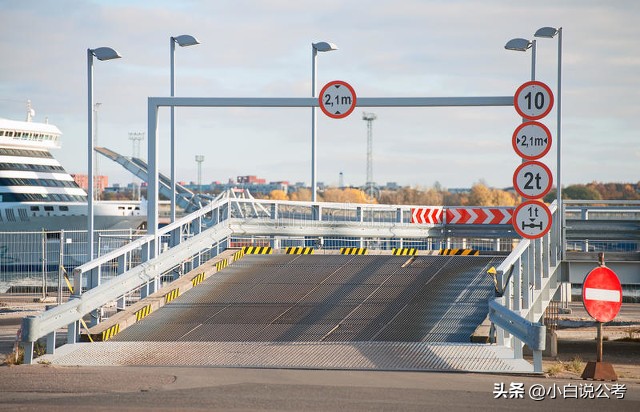 考进海关的才知道，工资一般，晋升难上加难！别说没告诉你！