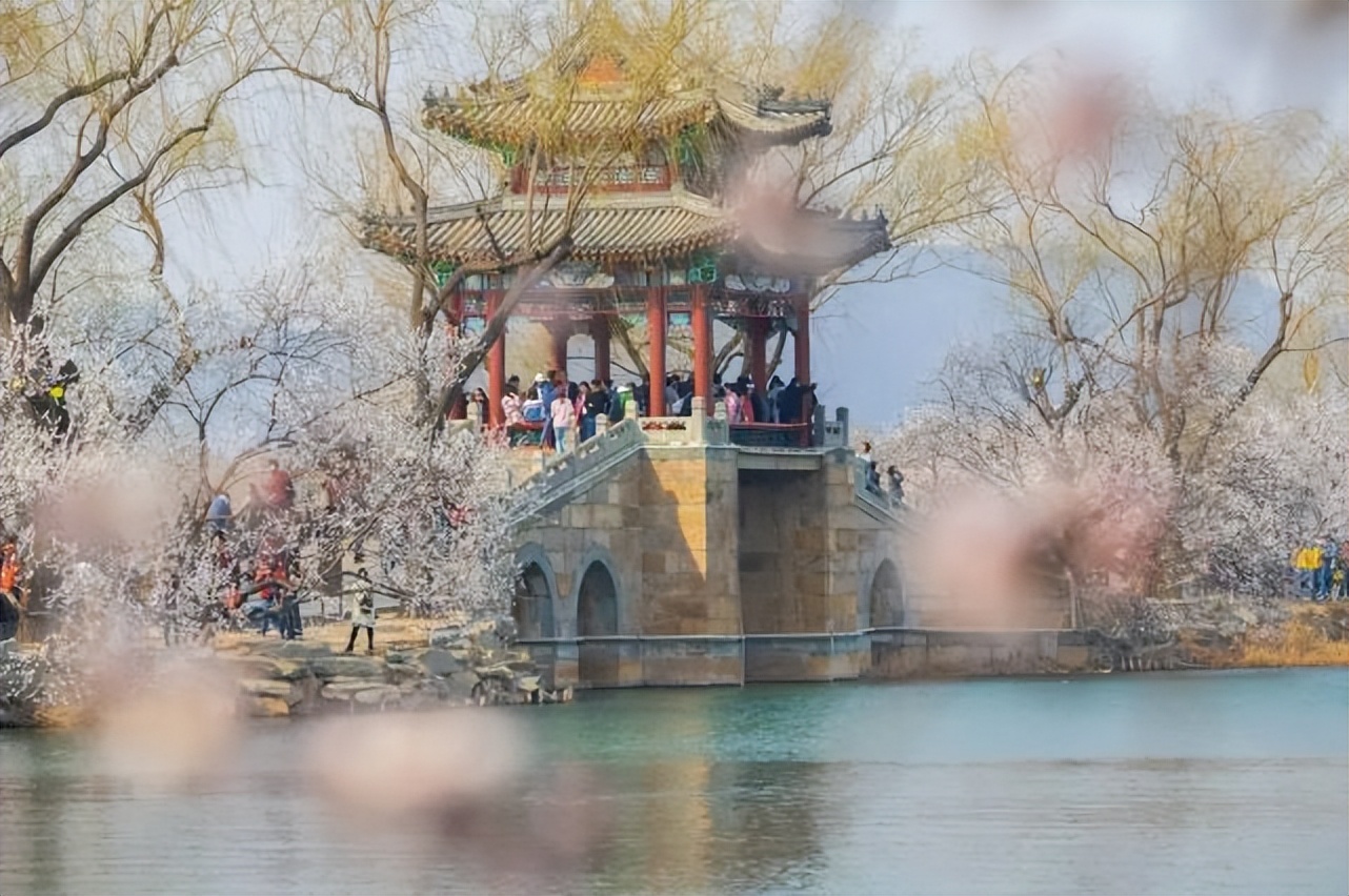 旅游诗词名篇31首,值得去一个地方旅游的诗句