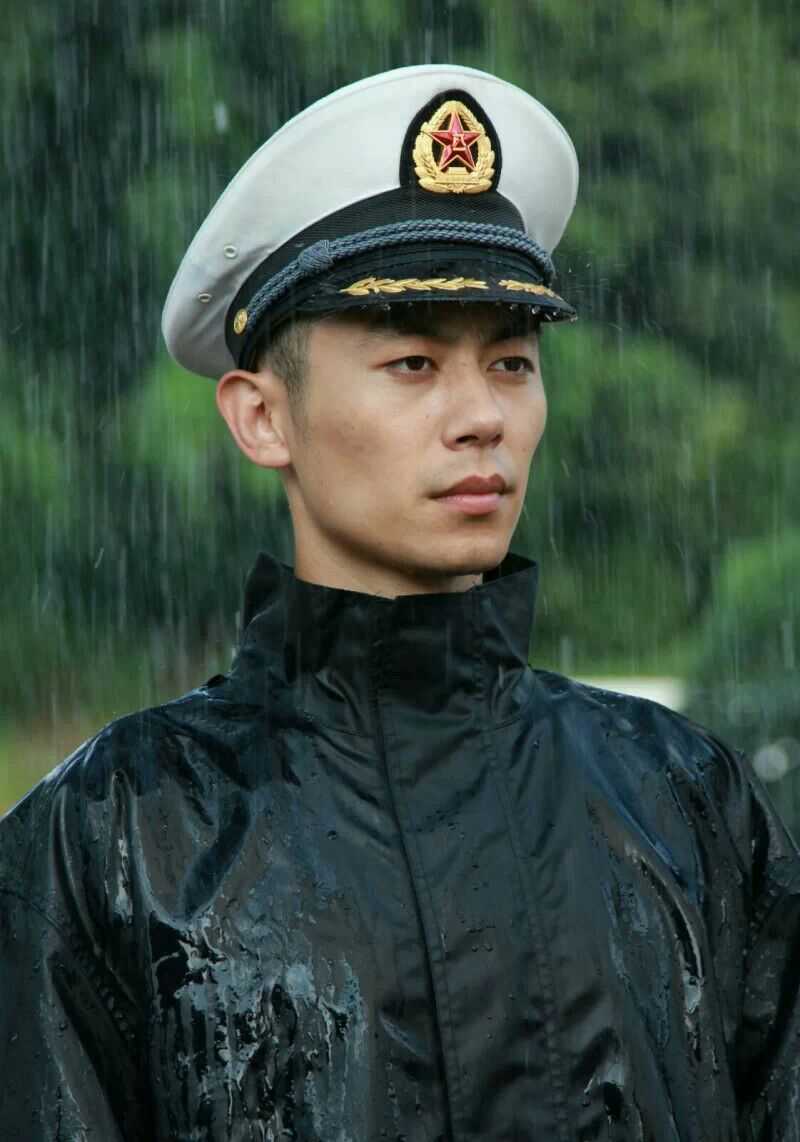 双眼皮很好看的男明星,一边单眼皮一边双眼皮的男明星