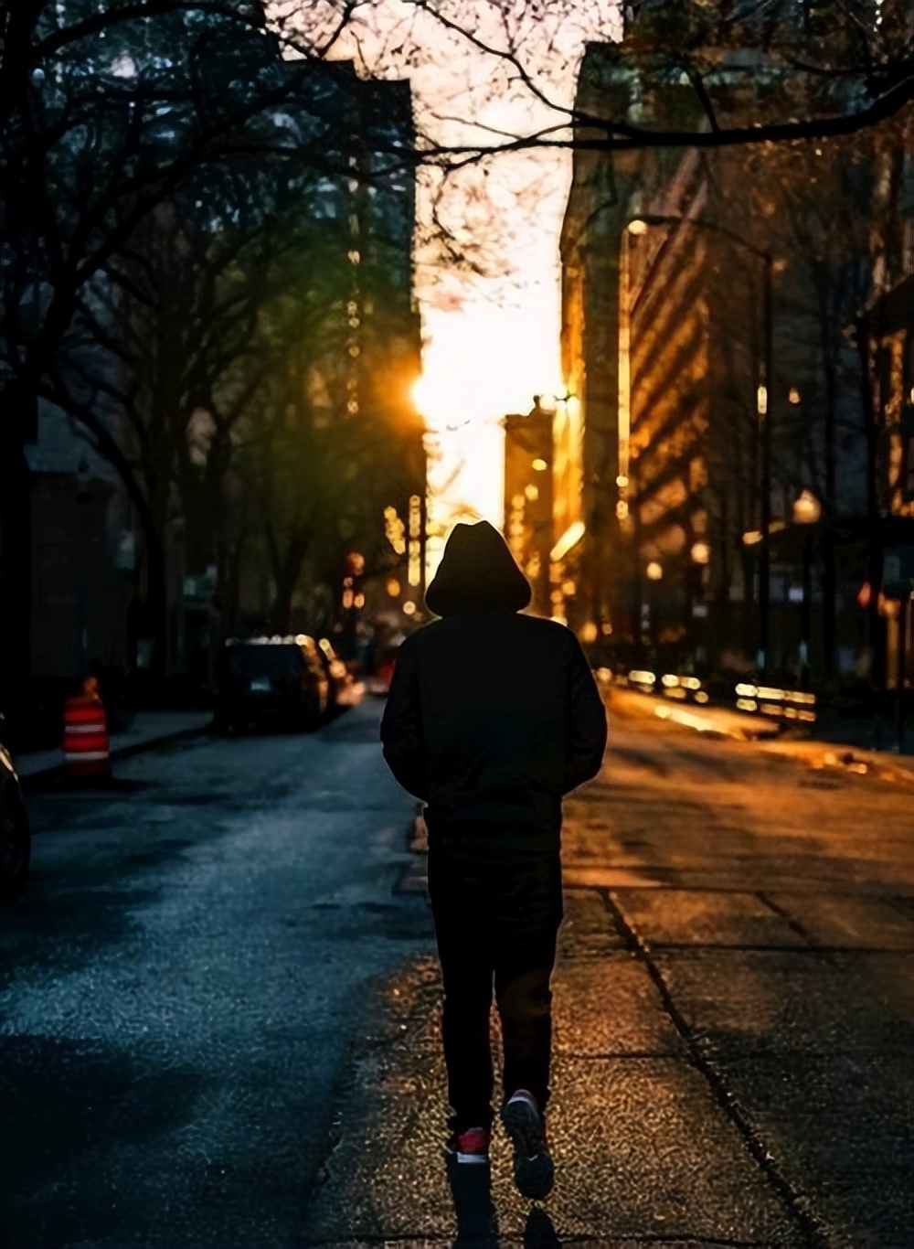 装在套子里的人现实意义,装在套子里的人形容什么