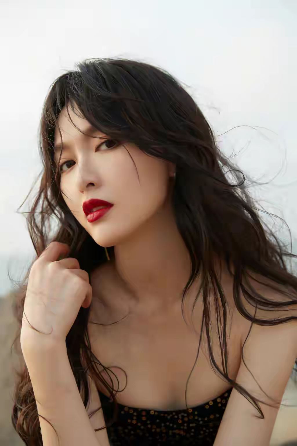 40岁烫头发不显老卷发,头发特别少烫什么卷发好