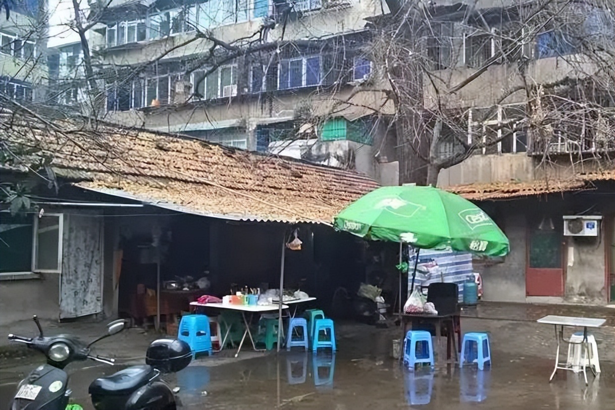 烂偏偏冷锅串串成都店,烂偏偏冷锅串串德阳店