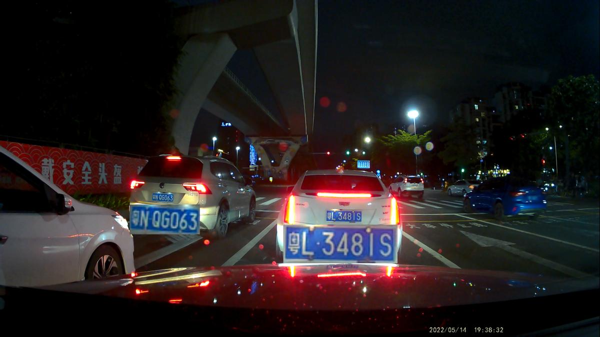 行车记录仪后视镜选购,选购行车记录仪