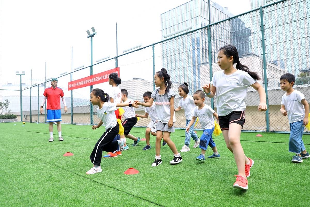 足球运动员每日训练表,足球运动员休赛期力量训练