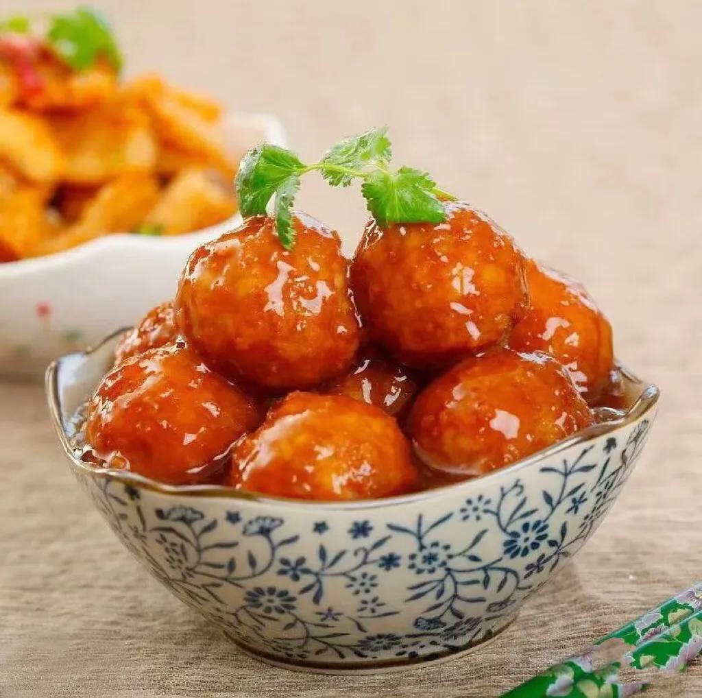 火锅猪肉丸子的制作,鱼肉猪肉丸子制作视频