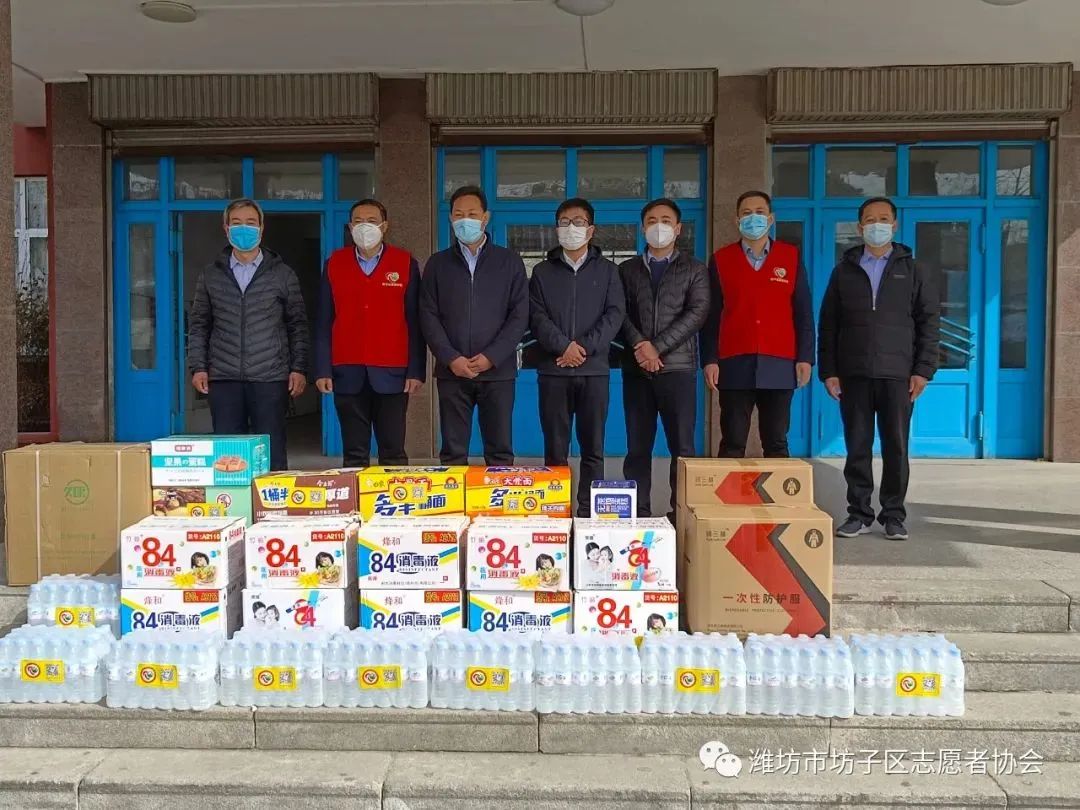 抗击疫情他们步履不息,抗击疫情他们义无反顾