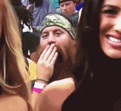 老婆包里发现的卡,老婆包里发现了啥