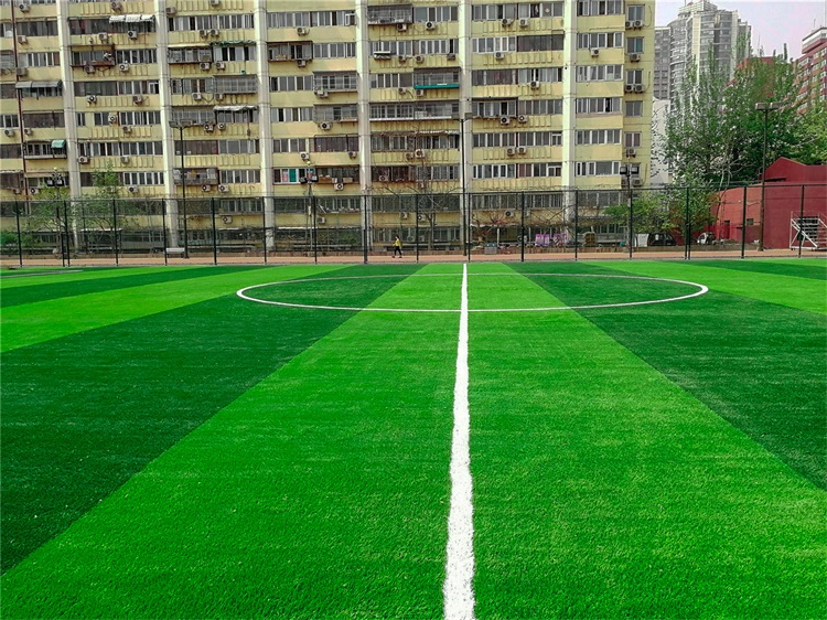 足球场人造草坪填砂,足球场人造草坪填充颗粒什么意思