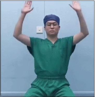 挺胸过度导致胸椎痛,挺直腰坐着有啥危害