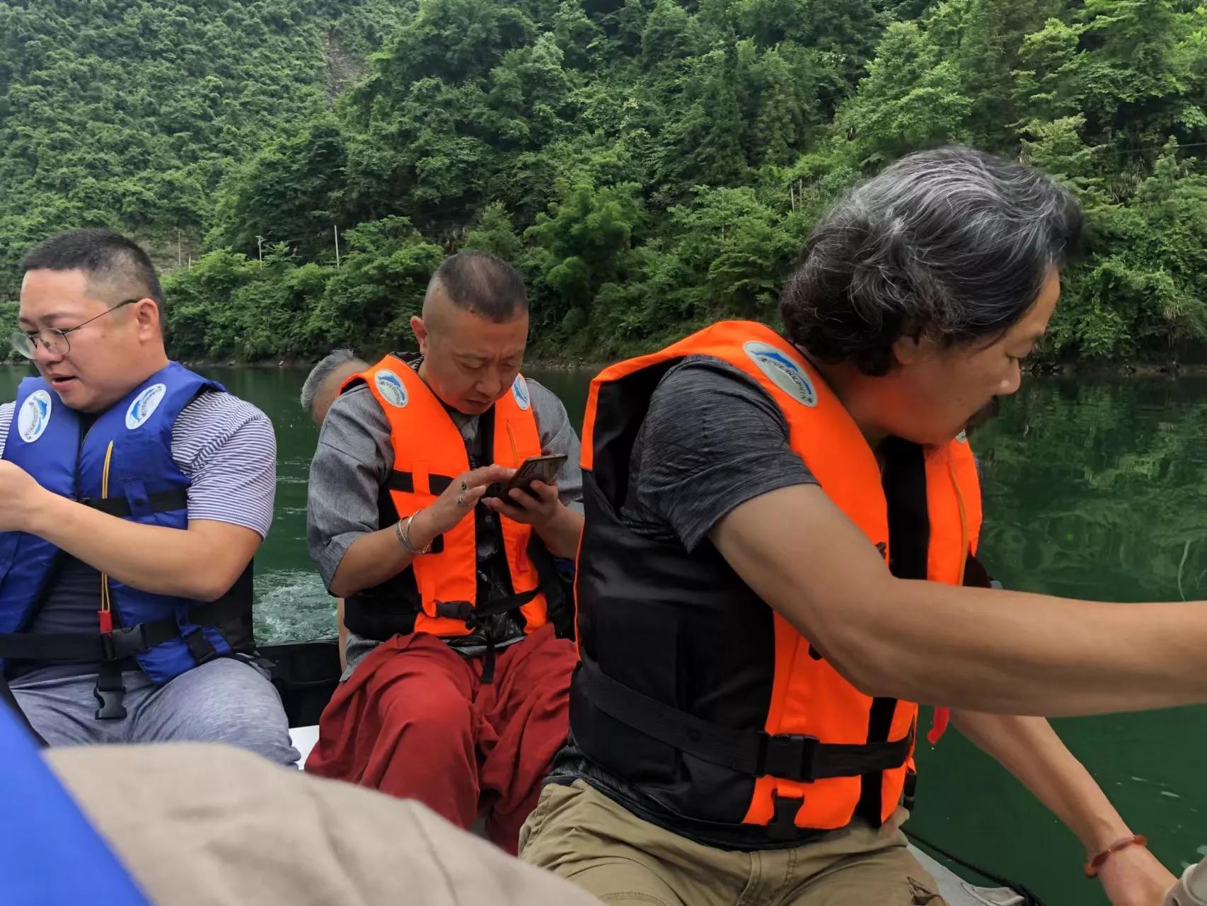 他不仅仅是古琴大师,他还是画家、篆刻家、书法家,二