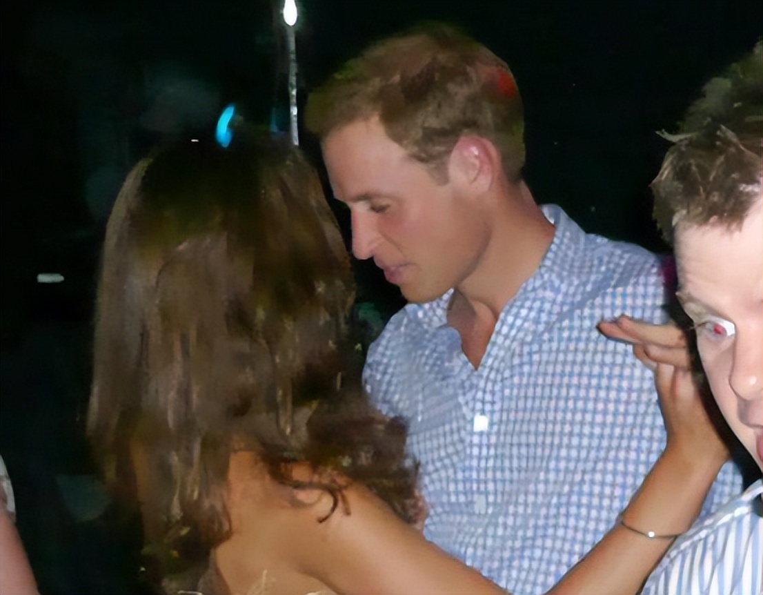 皇室第一狗仔雷贝利：以*拍偷**英国王室私生活闻名，曾拍下女王走光