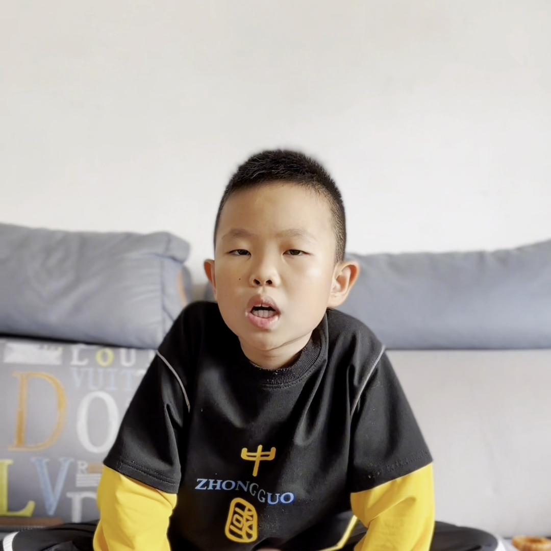 曹操用七星宝刀刺杀董卓全过程,曹操将七星宝刀献给董卓