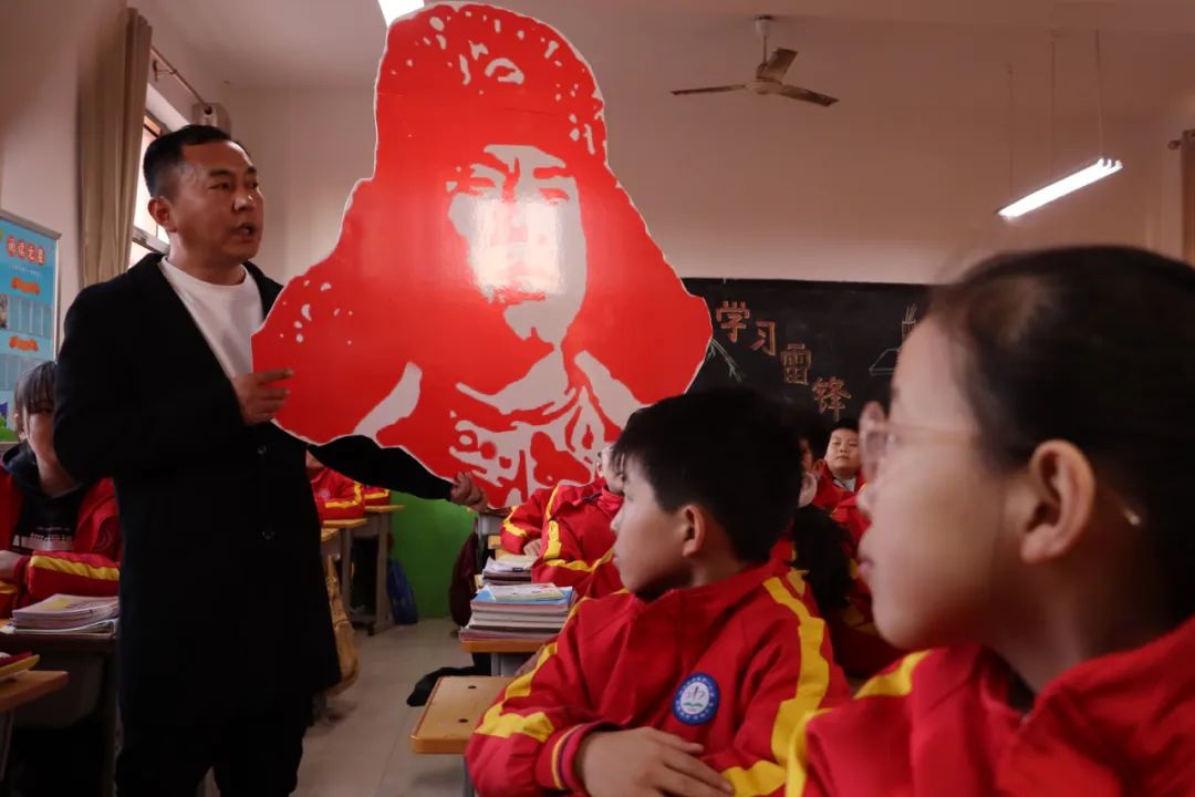 学雷锋，邢台市教育系统在行动