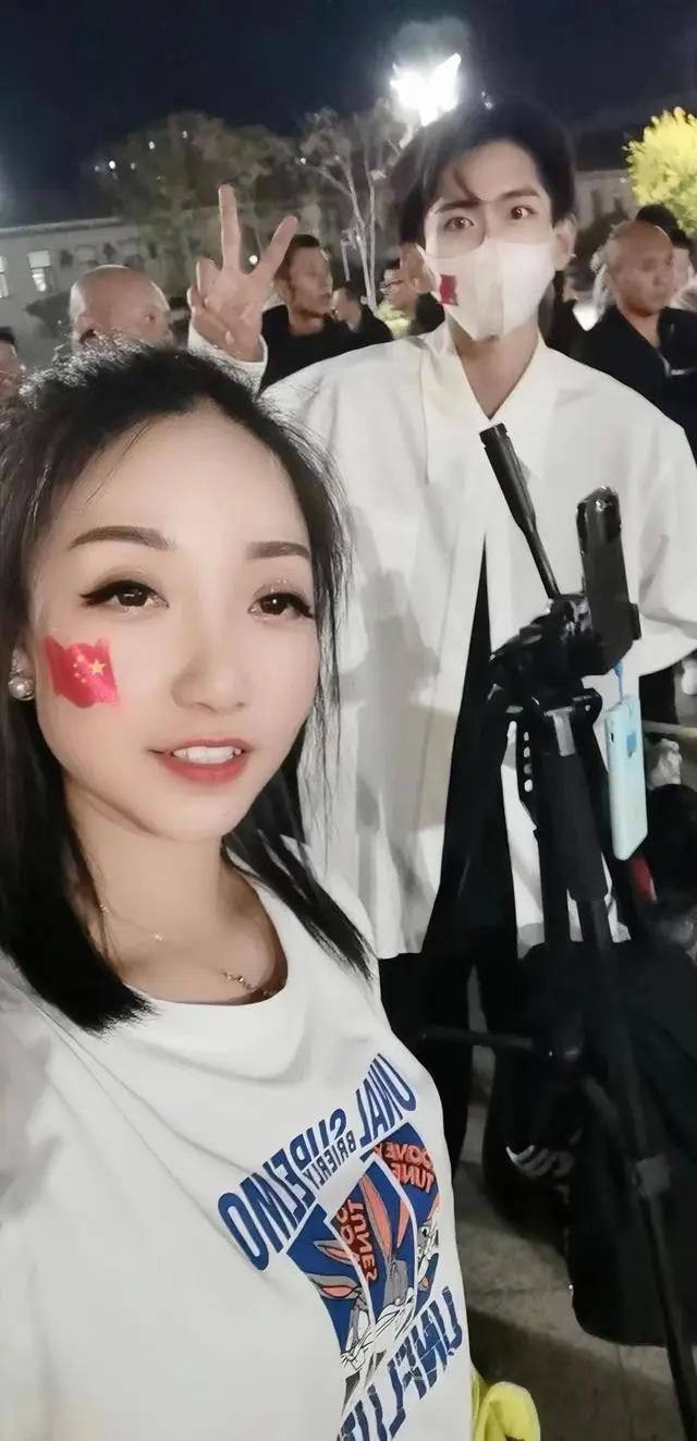 大妈广场舞和年轻人广场舞,现在的广场舞越来越有活力了