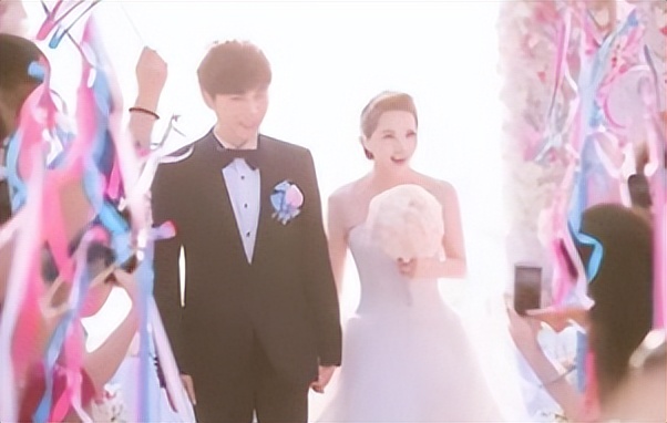 人走茶凉苏芒：封杀唐嫣被章子怡踹掉，毁伊能静婚礼被洪晃暗讽