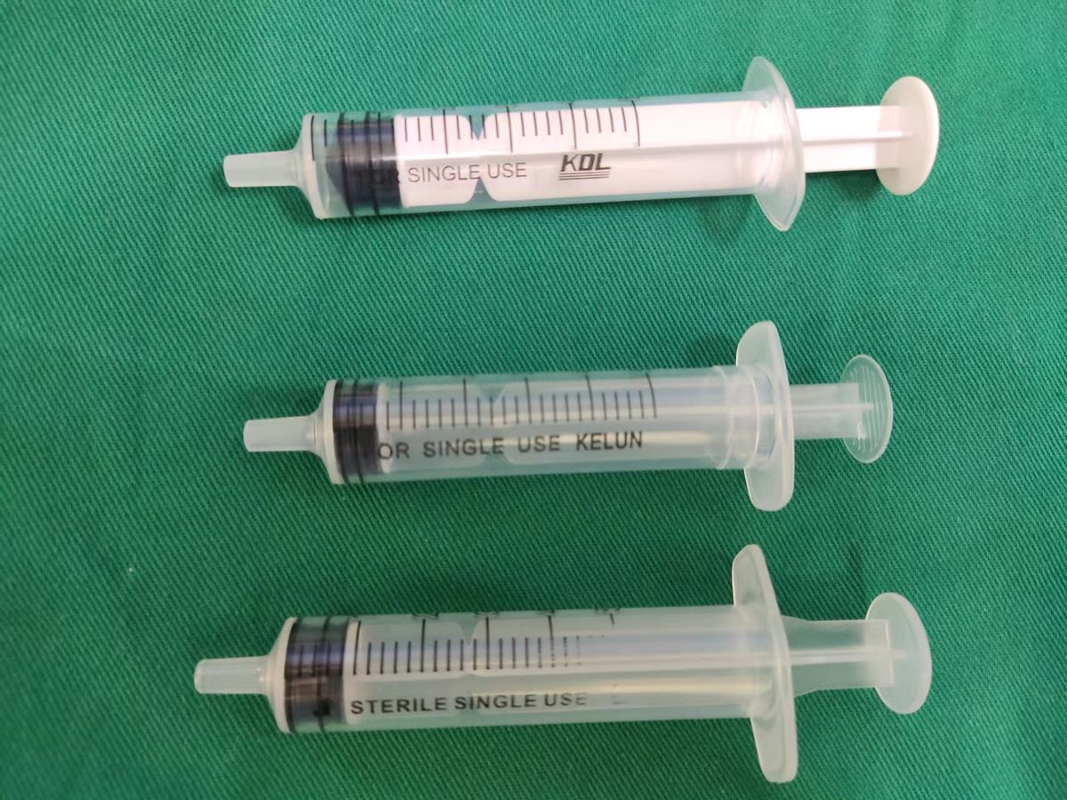 5ml注射器进针手法,5ml注射器怎么用