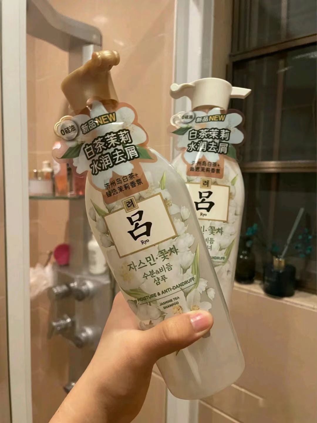 多芬空气丰盈保湿洗发水含硅油吗,多芬洗发水是蓝瓶和紫瓶