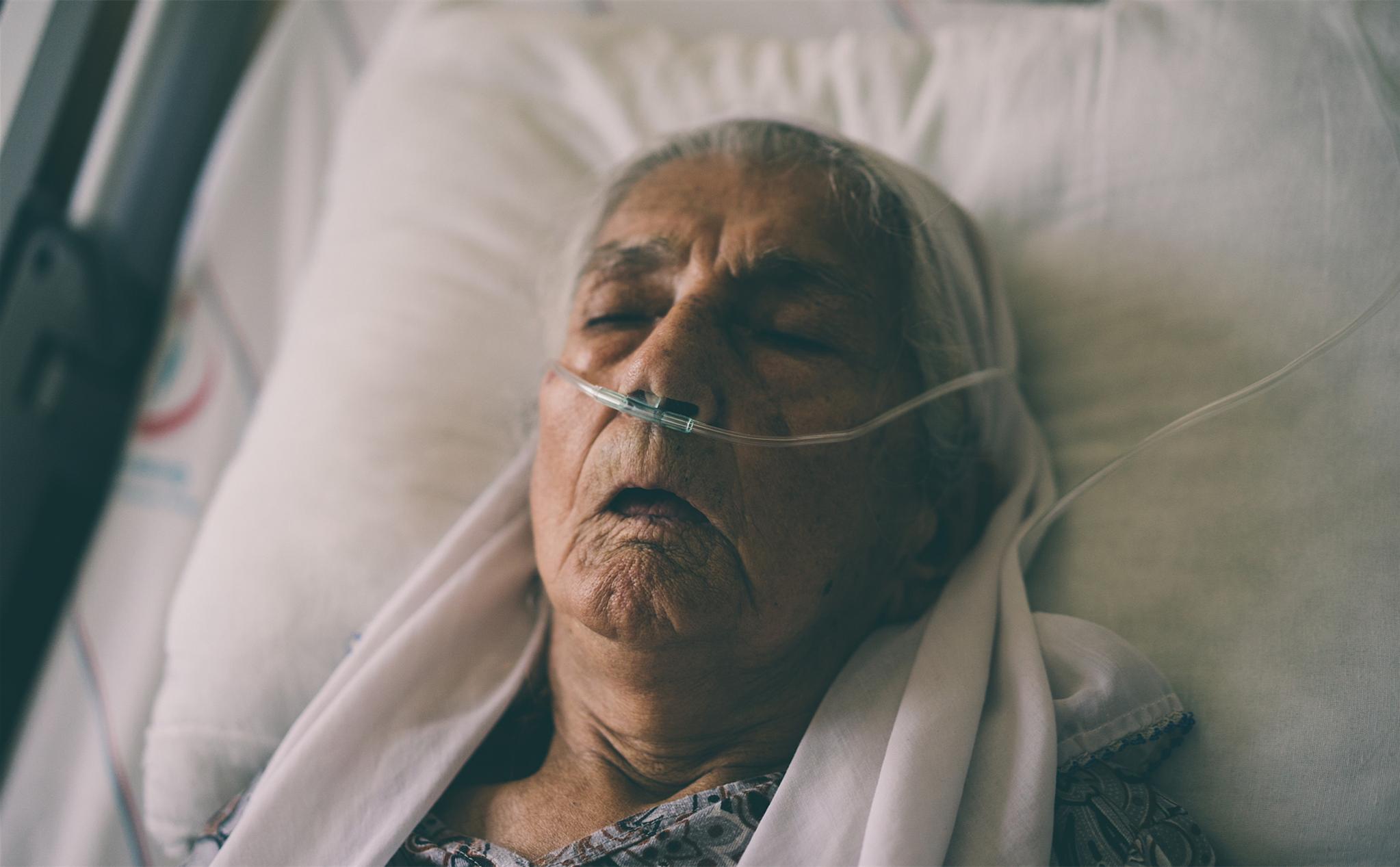 公公耐不住寂寞，儿媳妇知道后主动帮忙，最后被抓！