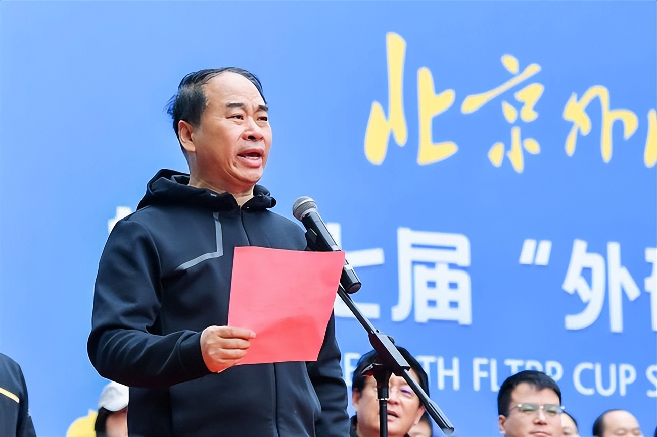 中国大学篮球比赛高燃,世界冠军助阵表演视频