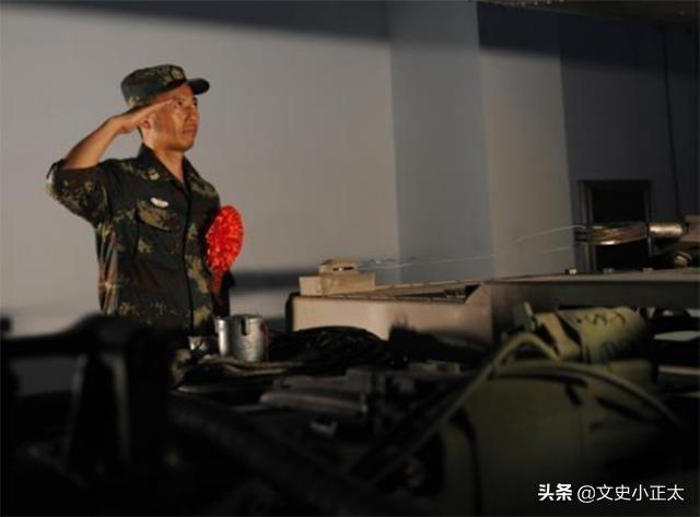 “兵王”王忠心：妻子“笑话”只长胡子不长职位，退役后过得如何