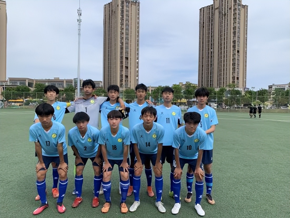 城阳二中喜报,城阳中学足球夺冠