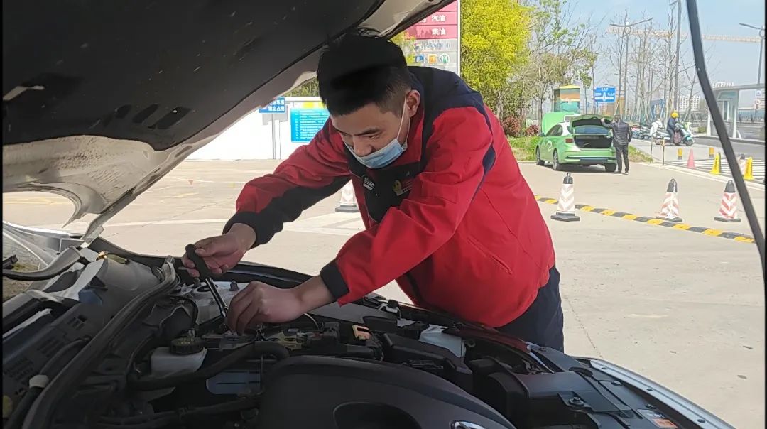 为什么油耗不高却觉得费油很快,同样加95的油为什么油耗不同