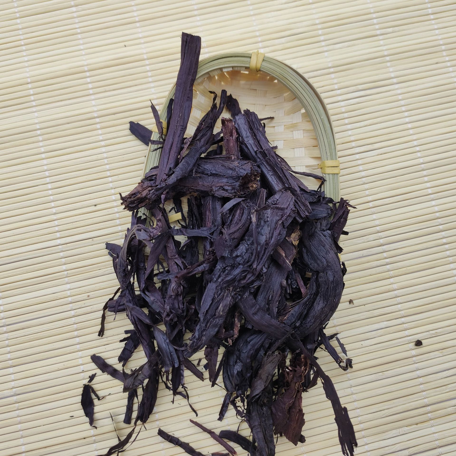 肛周脓肿中医三黄膏,紫草膏可以治肛周脓肿吗