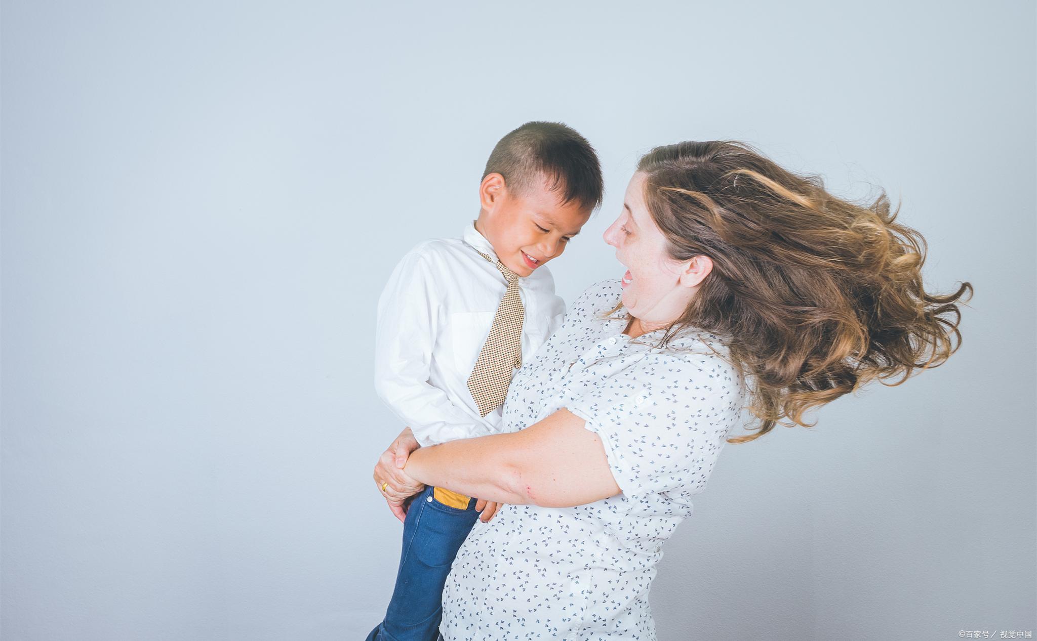 老公把工资交给婆婆保管老婆存了,婚后丈夫把工资卡交给母亲保管