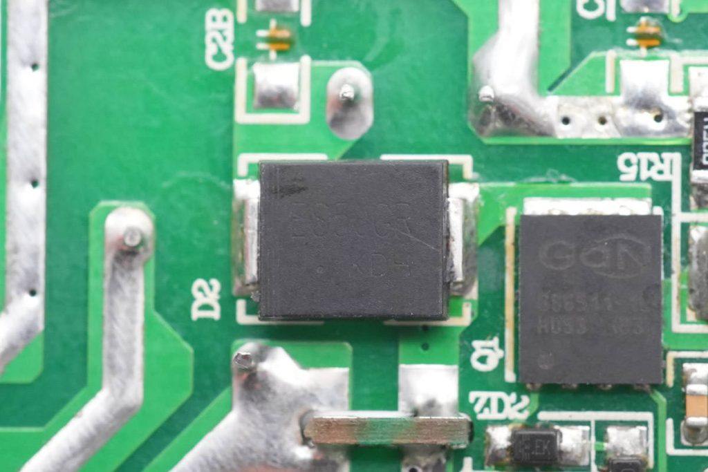 哈曼卡顿infinitylab65w,哈曼卡顿琥珀便携版充电器