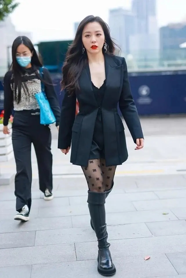 微胖女神张靓颖,张靓颖穿西装的穿搭