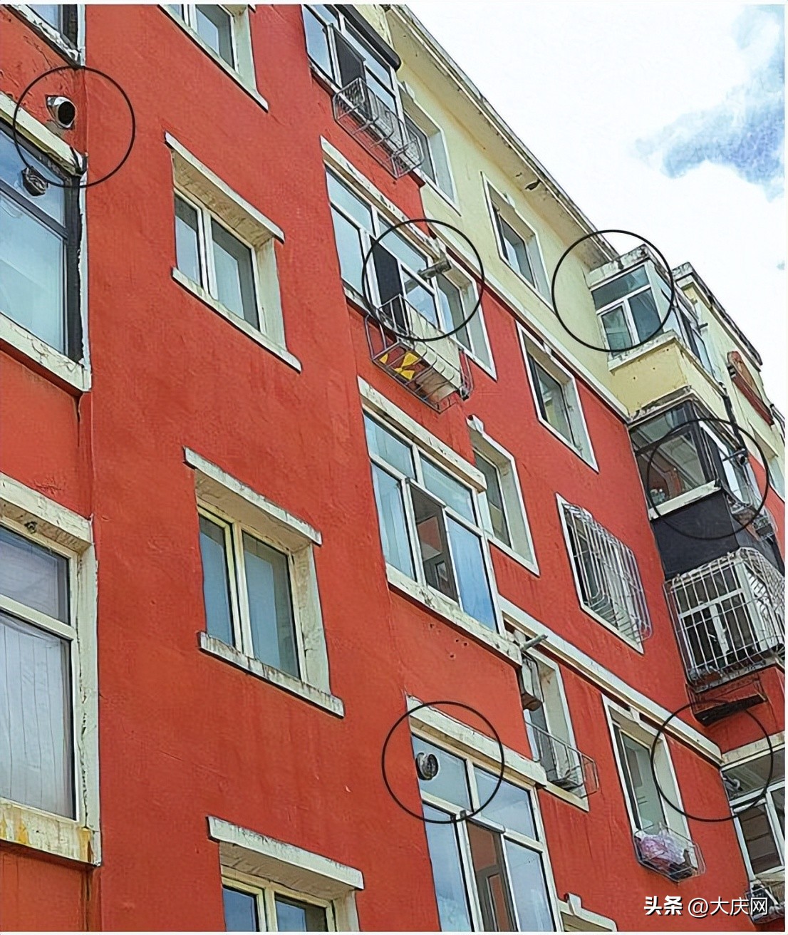 楼下饭店烟囱扰民噪音大怎么解决,楼上炒菜楼下油烟味从窗户飘进来