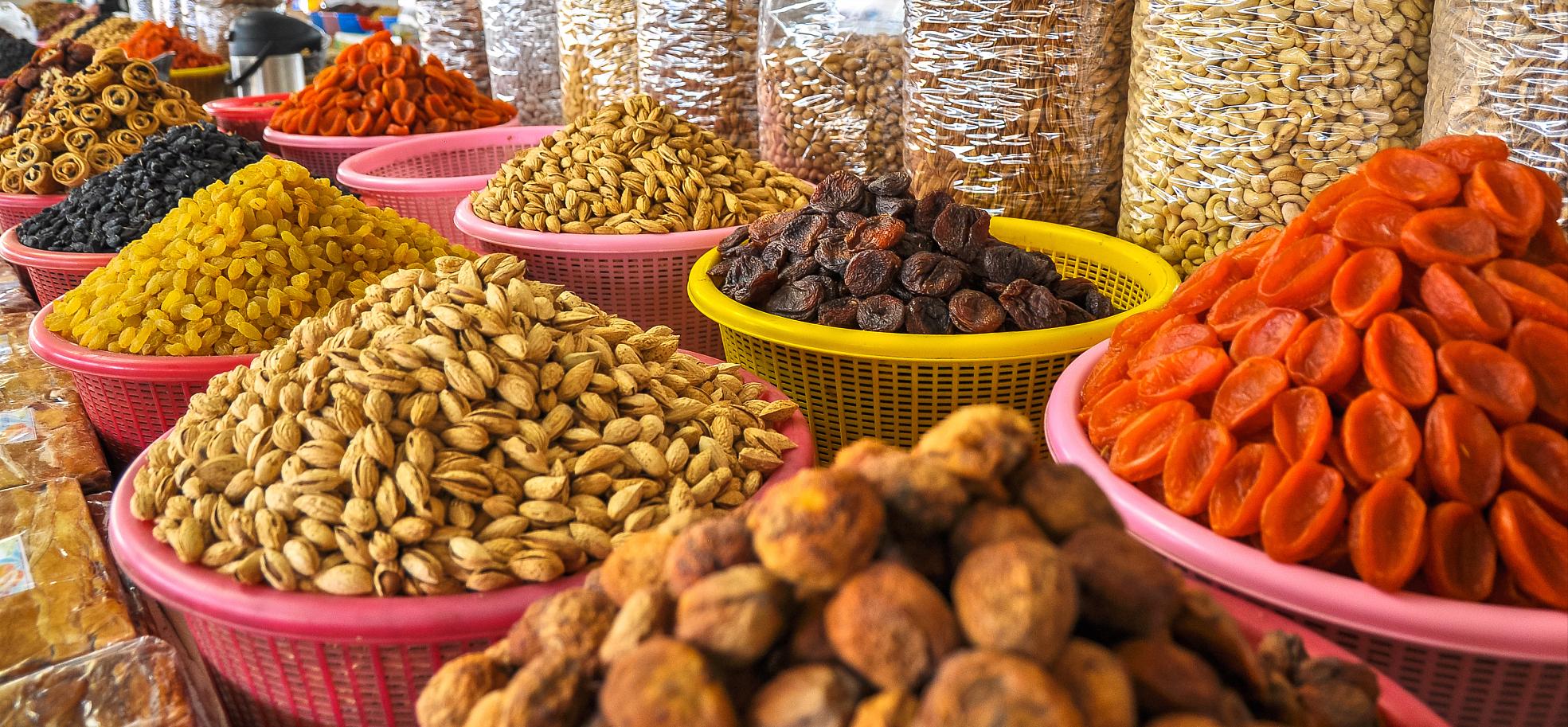 第一次拜访女朋友家准备什么礼物,见女朋友家里人送什么礼物