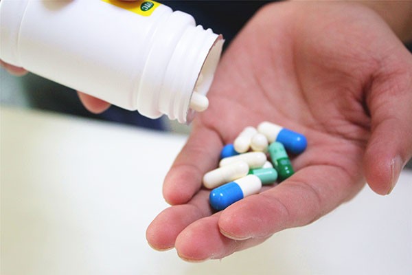 腿经常抽筋怎么回事有什么大病,腿老是抽筋是怎么回事怎么治疗