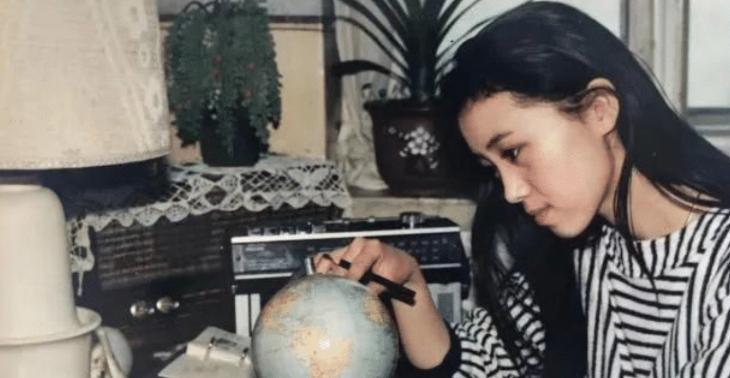 他9块钱娶了老婆住9平米的地下室7年,成名后也坚决不*妻换**