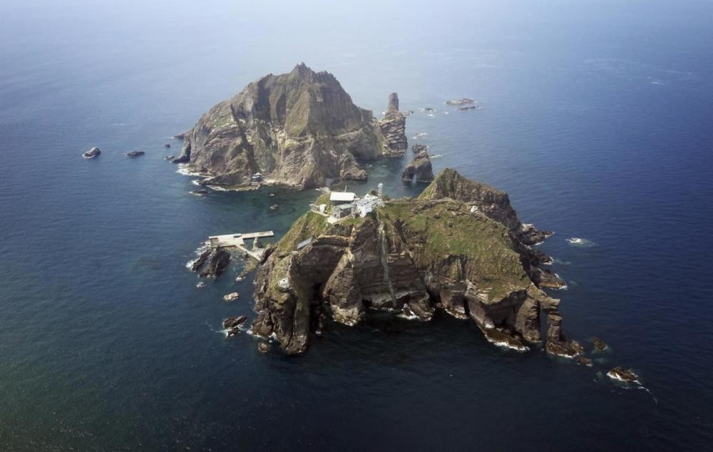 “我是日本人讨厌韩国”！韩住宅挂上膏药旗，尹锡悦媚日酿恶果