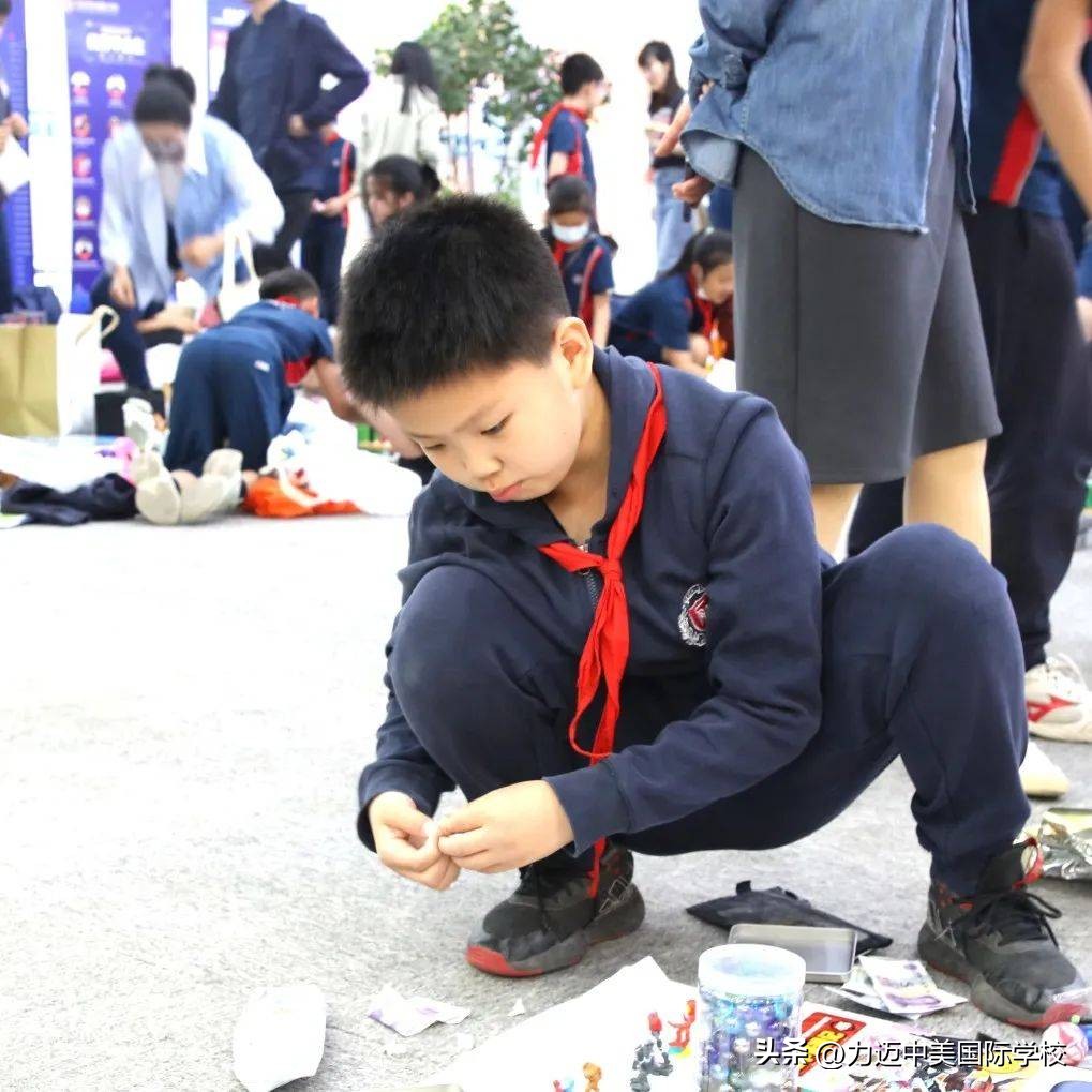 小学生爱心义卖暖人心,以爱为名的义卖