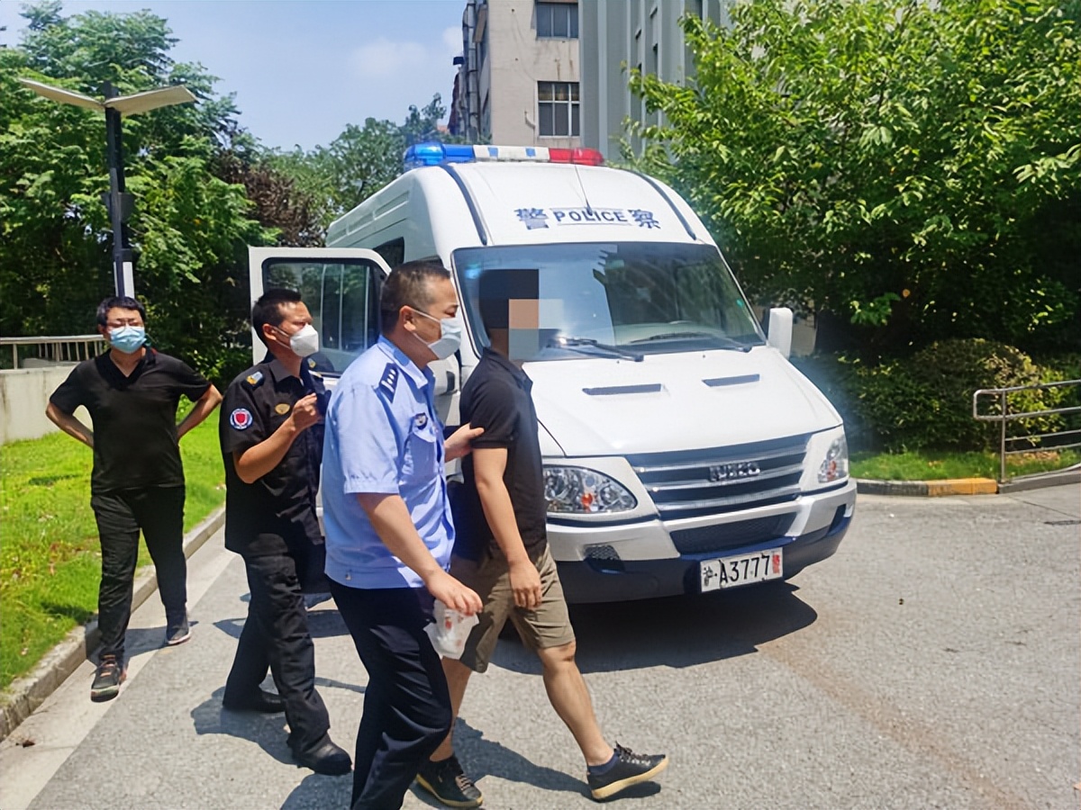 离职副总偷走游戏代码，游戏玩家“*力暴**”*取盗**游戏账号……上海警方破获多起网络游戏犯罪