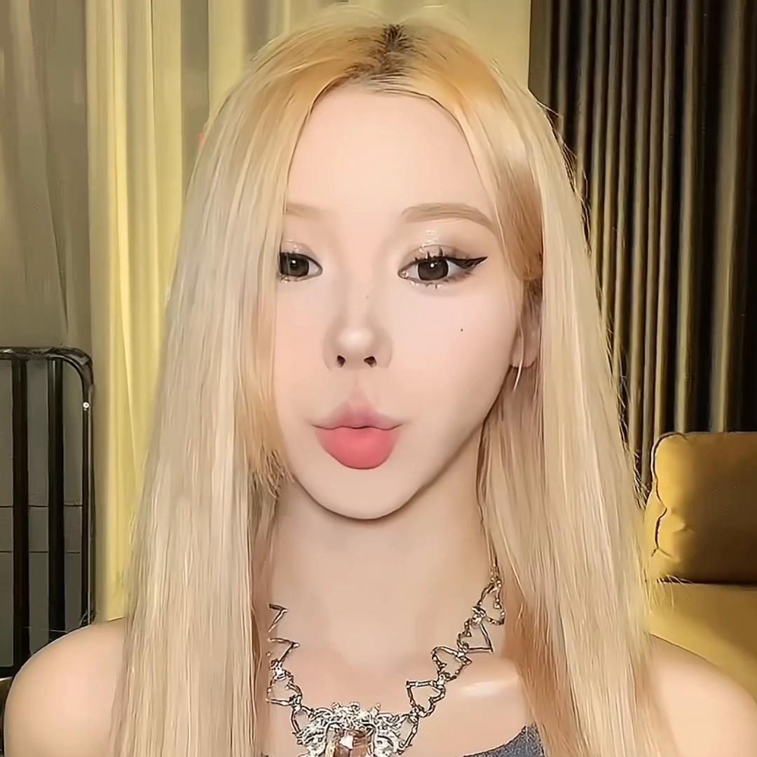 韩国卷发发型中长发,韩国卷棒卷发中长发教学