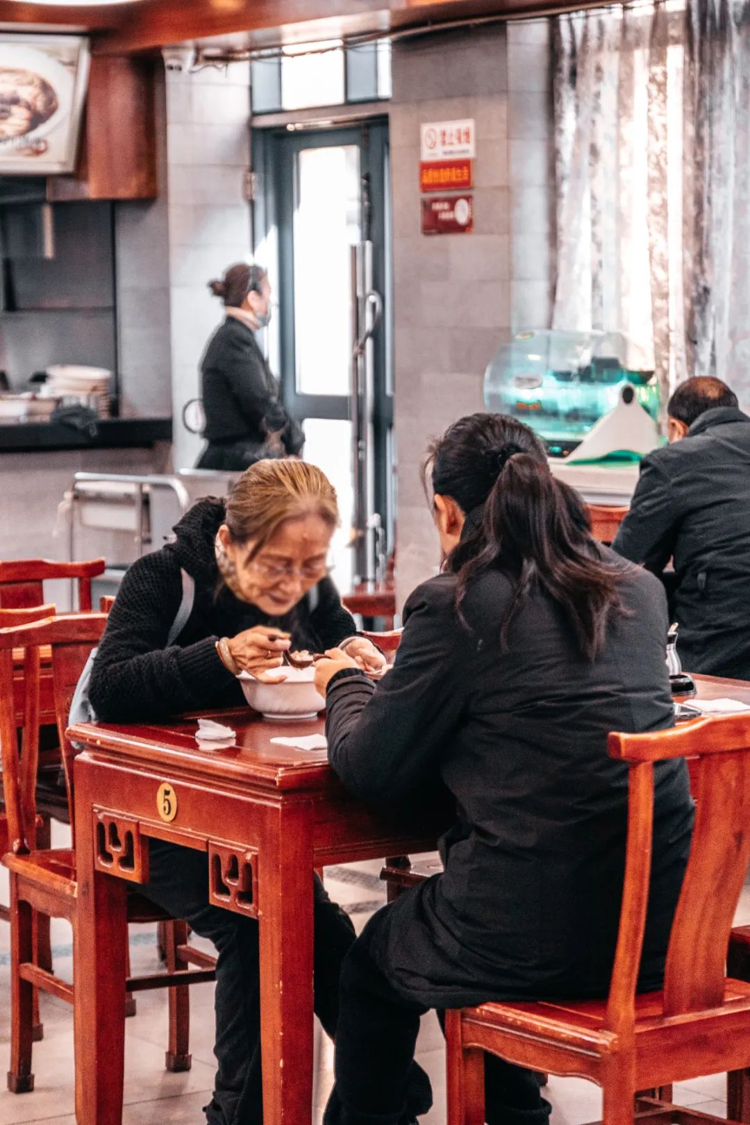 在鼓楼，我吃到了古早与潮流的“双拼”