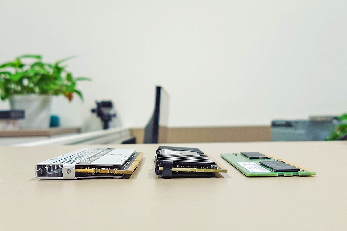 运行稳定、散热优异但马甲太高了，戈戟毁灭者DESTROYER内存体验