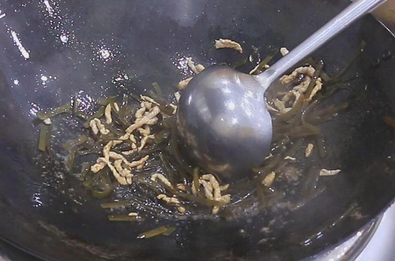 小孩子食补锌吃什么好,儿童锌过高症状吃什么食物补得快